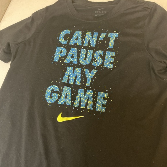 Nike Dri-FIT Boys Medium Black Graphic Tee Can’t Pause My Game - Picture 2 of 5